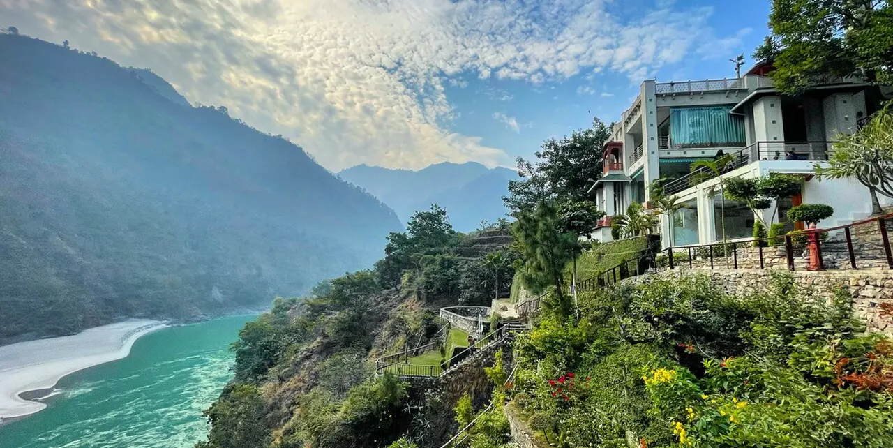Heritage-Hotels-In-Uttarakhand-For-Staying-Like-A-King-Queen-2