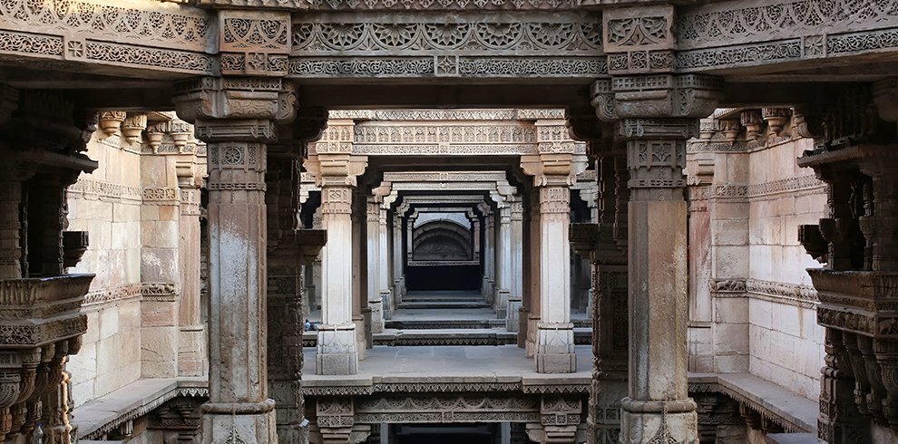 Adalat Step Well