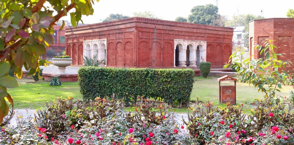 Baradari Garden