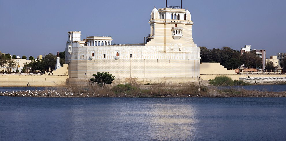 Lakhota Lake