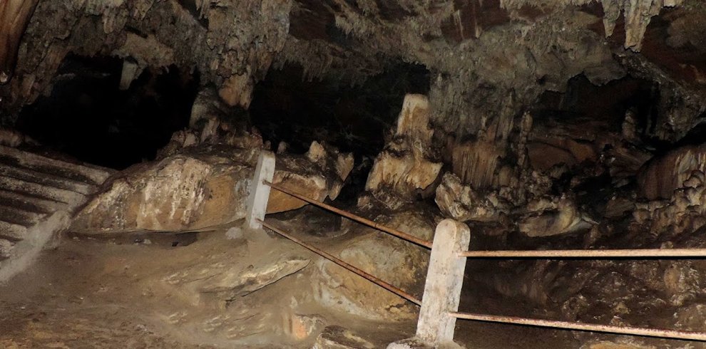 Kutumsar Caves