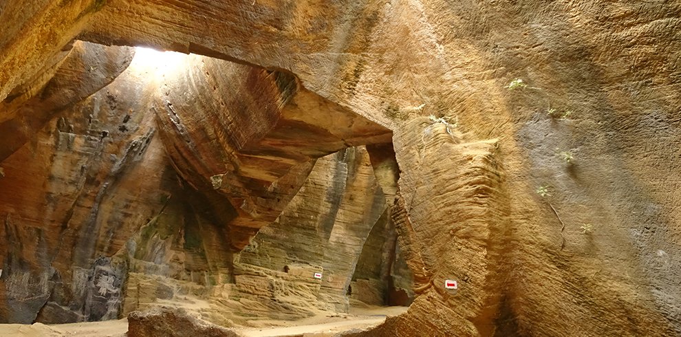 Naida Caves