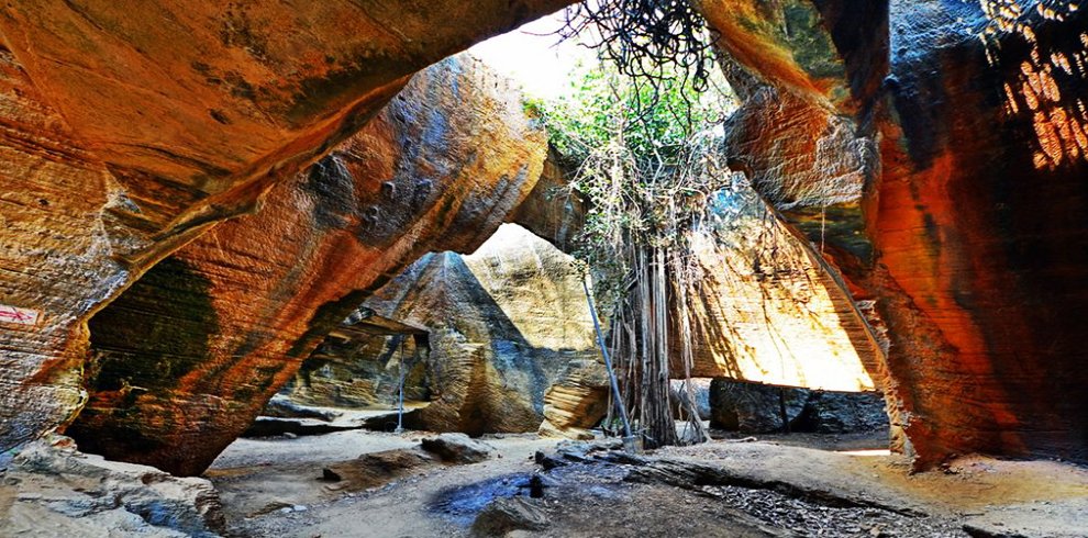 Naida Caves