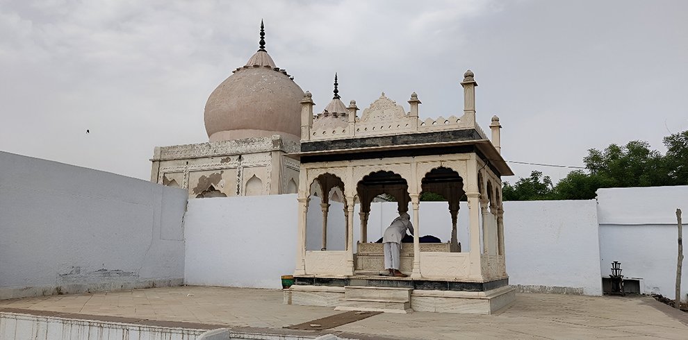 Dargah Char Qutub